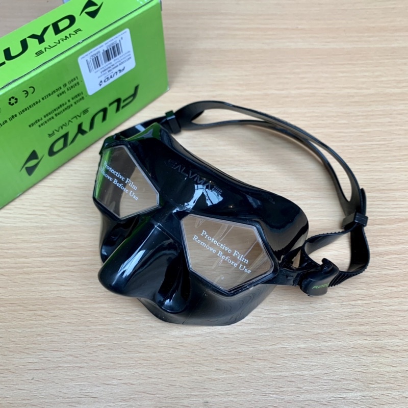 The diving mask is uncomfortable for swimming